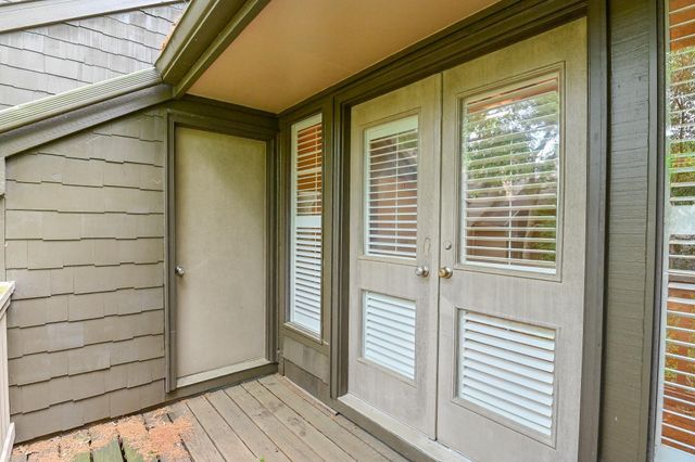 294 Sugarberry Circle, Houston, TX 77024