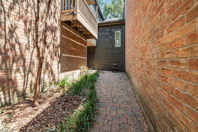294 Sugarberry Circle, Houston, TX 77024
