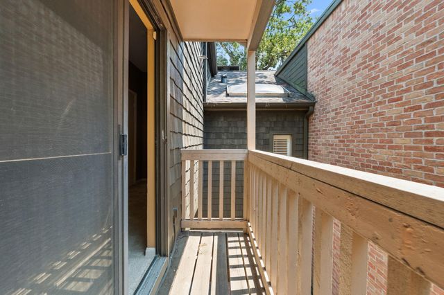 294 Sugarberry Circle, Houston, TX 77024