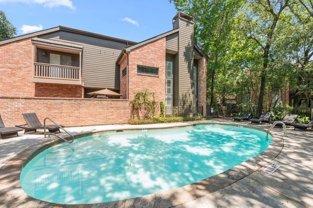 294 Sugarberry Circle, Houston, TX 77024