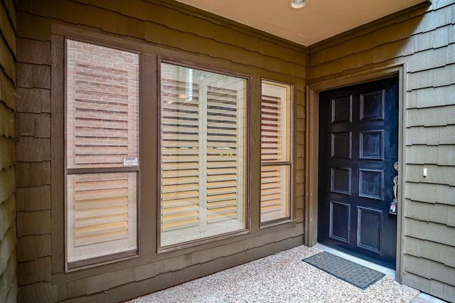 294 Sugarberry Circle, Houston, TX 77024