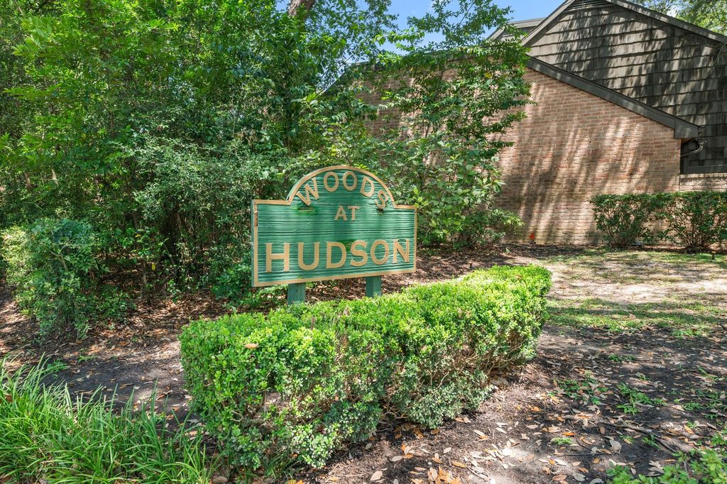 294 Sugarberry Circle, Houston, TX 77024