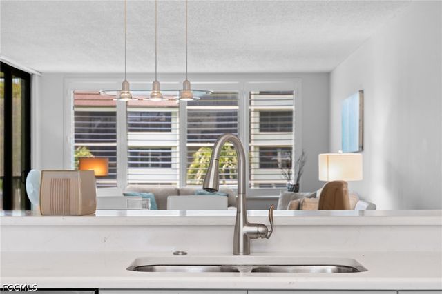 979 E Gulf DR D-462, Sanibel, FL 33957