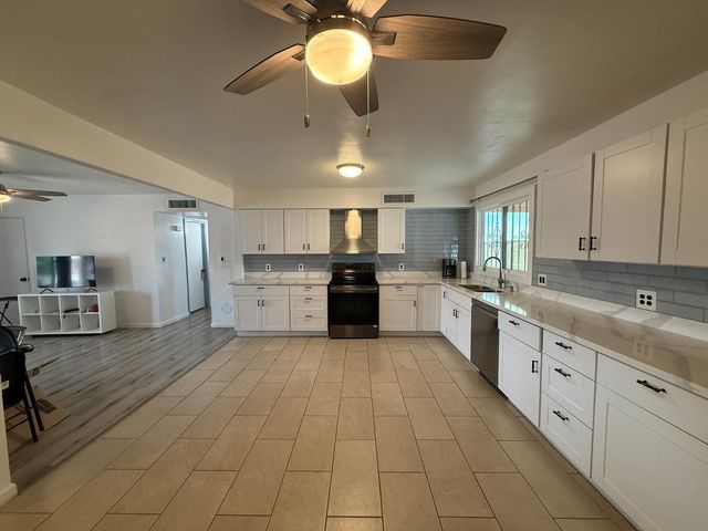 2714 W Ellis Drive, Tempe, AZ 85282