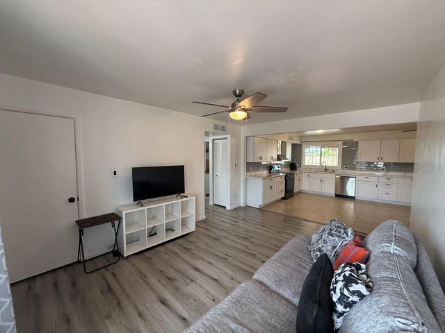 2714 W Ellis Drive, Tempe, AZ 85282