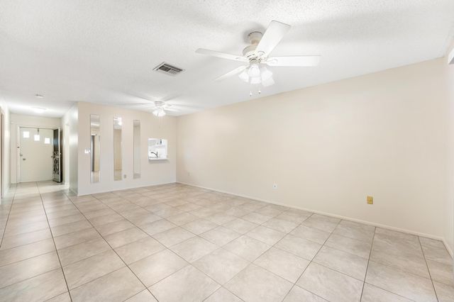 5725 FERNLEY Drive E 47, West Palm Beach, FL 33415