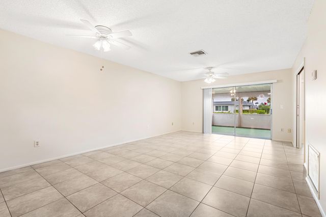 5725 FERNLEY Drive E 47, West Palm Beach, FL 33415