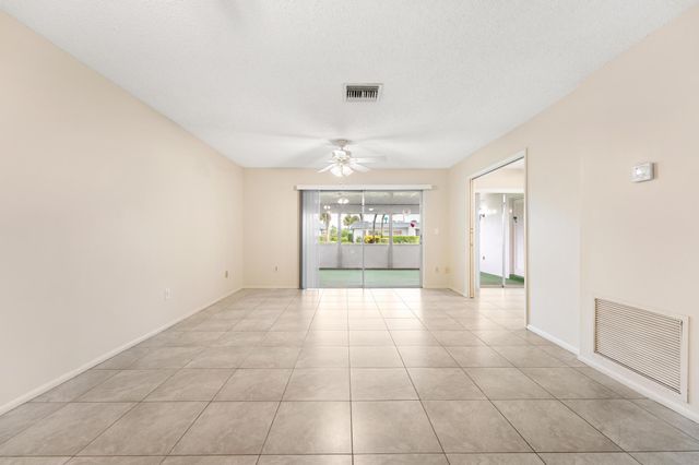 5725 FERNLEY Drive E 47, West Palm Beach, FL 33415