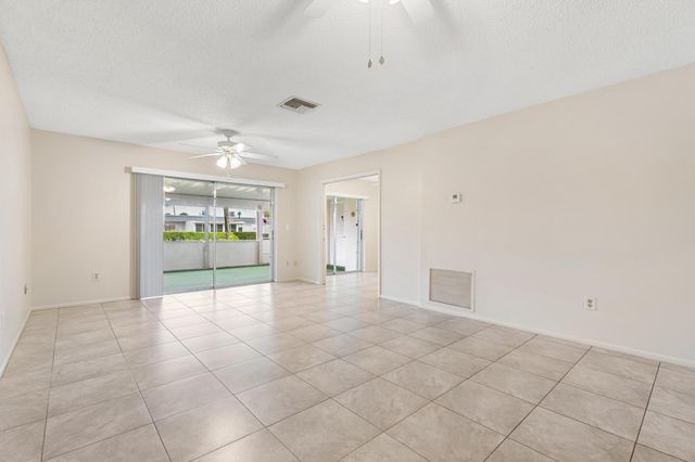 5725 FERNLEY Drive E 47, West Palm Beach, FL 33415