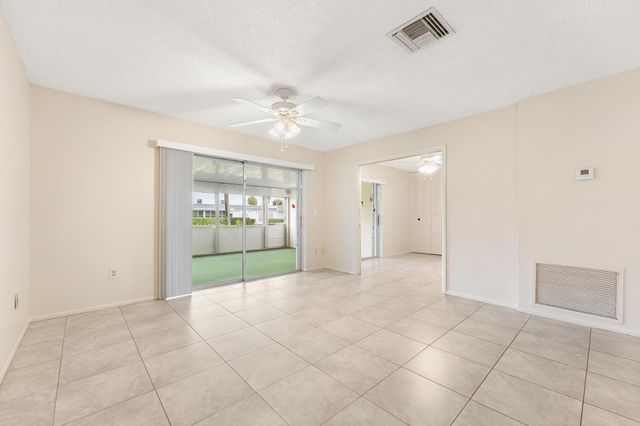 5725 FERNLEY Drive E 47, West Palm Beach, FL 33415