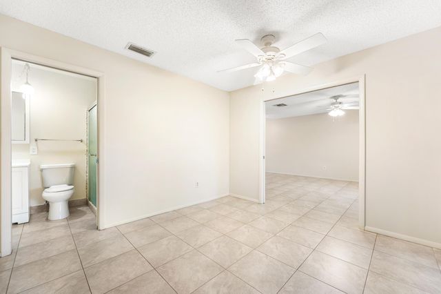 5725 FERNLEY Drive E 47, West Palm Beach, FL 33415