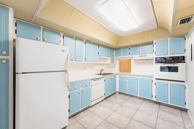 5725 FERNLEY Drive E 47, West Palm Beach, FL 33415