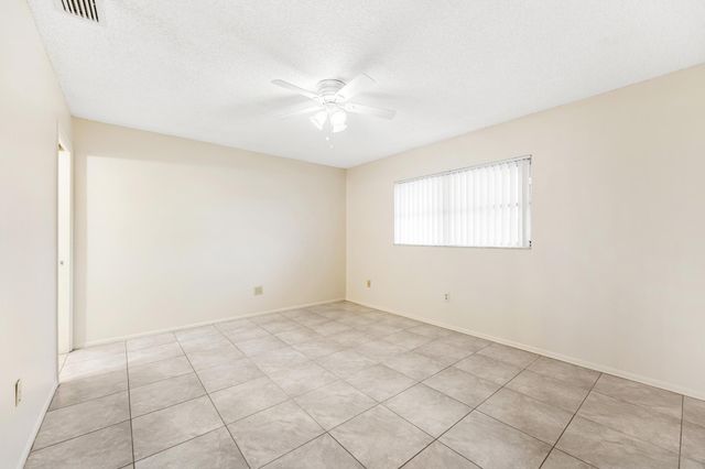 5725 FERNLEY Drive E 47, West Palm Beach, FL 33415