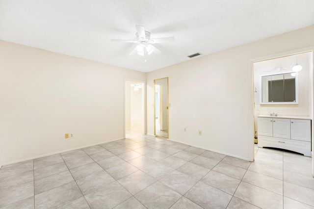 5725 FERNLEY Drive E 47, West Palm Beach, FL 33415