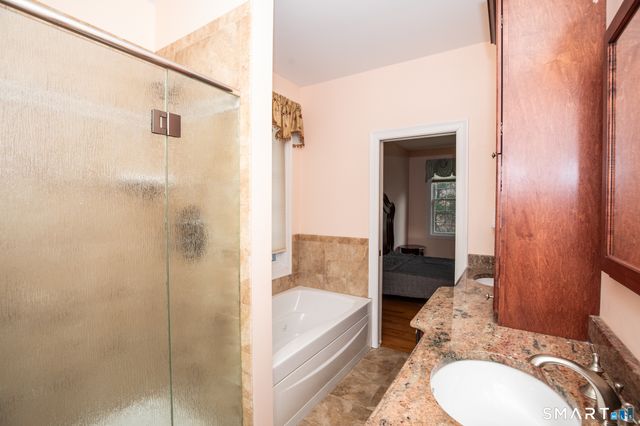 2 Riverwalk, Branford, CT 06405