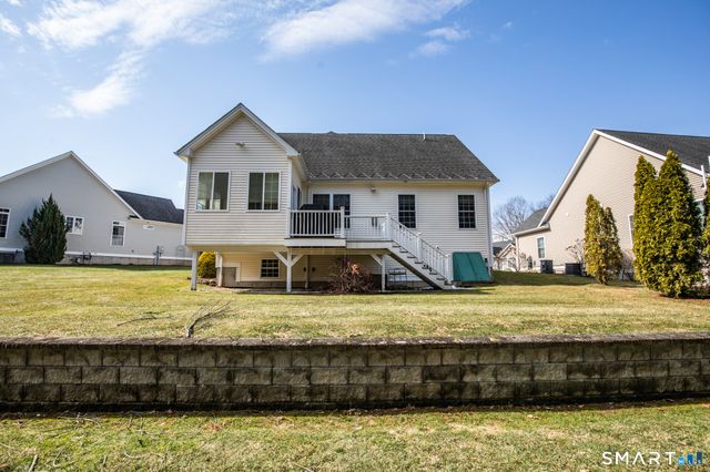 2 Riverwalk, Branford, CT 06405