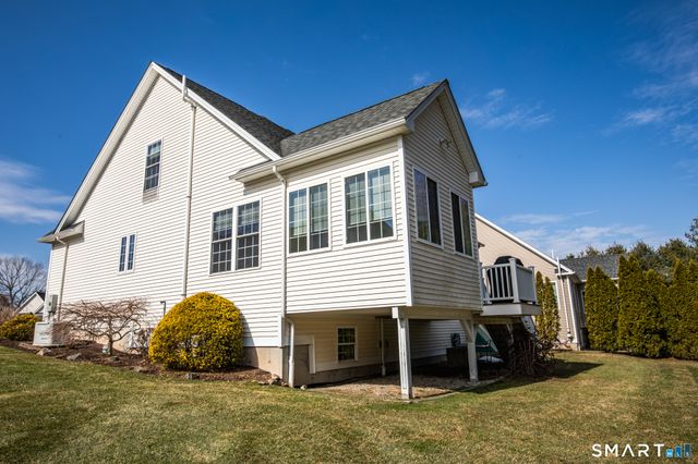 2 Riverwalk, Branford, CT 06405