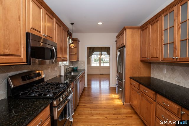 2 Riverwalk, Branford, CT 06405