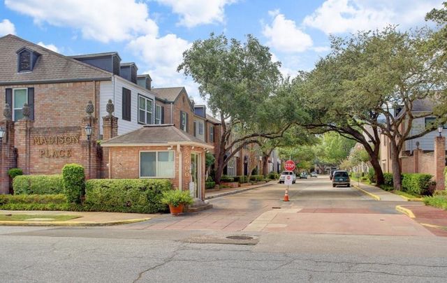 3749 Wakeforest Street, Houston, TX 77098