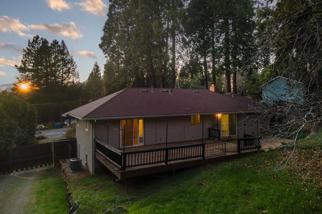 2893 Prouty Ln, Camino, CA 95709