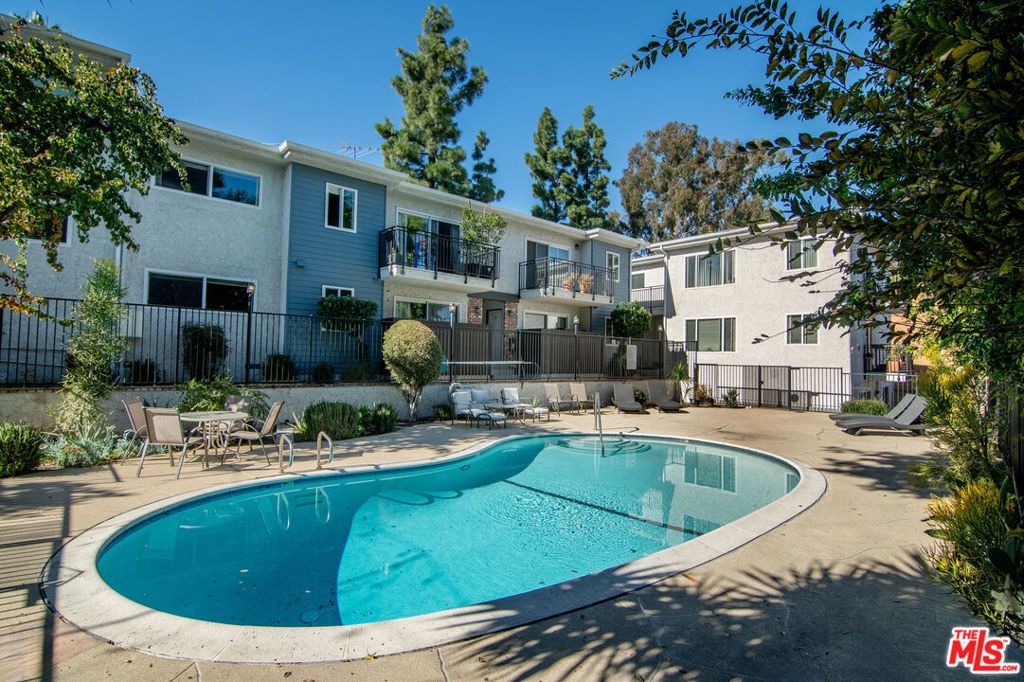 Image 18 of property listing at 5252 Coldwater Canyon Avenue 214, Sherman Oaks, CA 91401