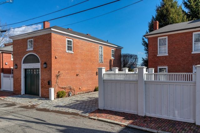 2 Oliver C, Salem, MA 01970