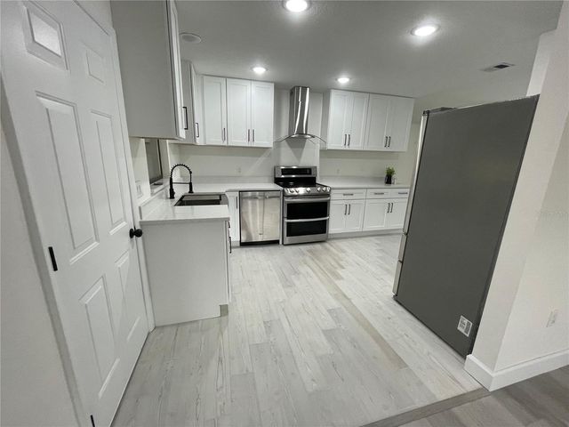 517 HICKORYWOOD AVENUE, Altamonte Springs, FL 32714