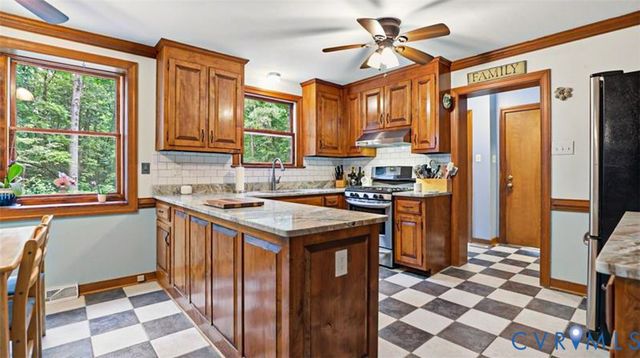 6229 Fire Ln, Mechanicsville, VA 23116