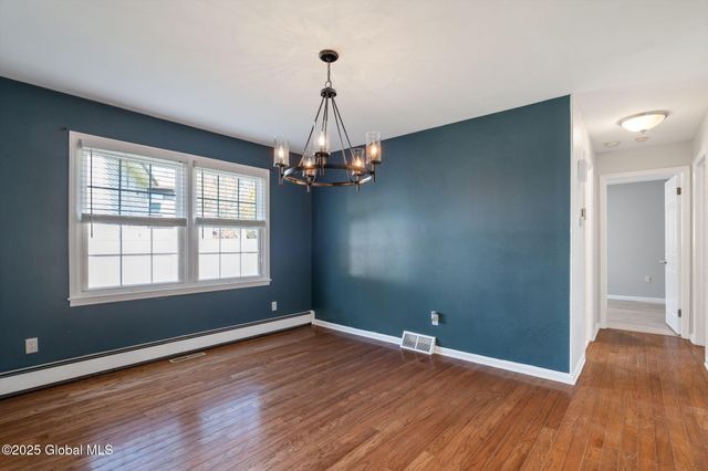 14 Hemlock Lane, Albany, NY 12208