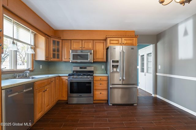 14 Hemlock Lane, Albany, NY 12208