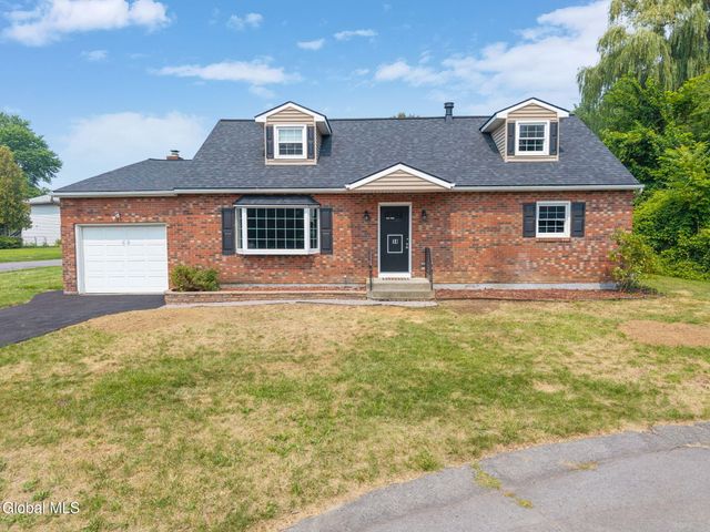 14 Hemlock Lane, Albany, NY 12208