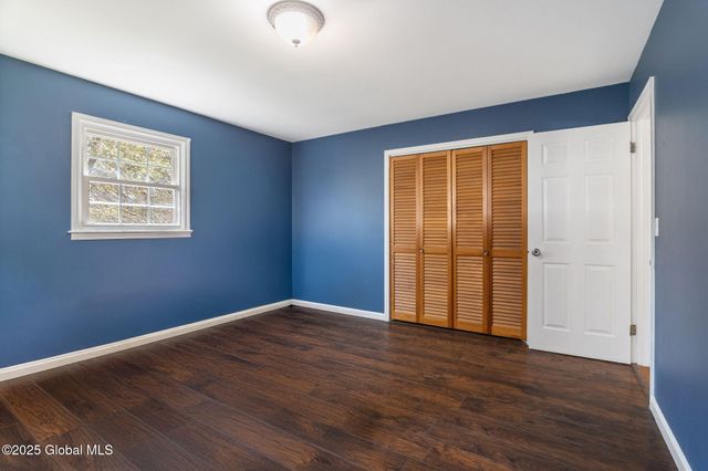 14 Hemlock Lane, Albany, NY 12208