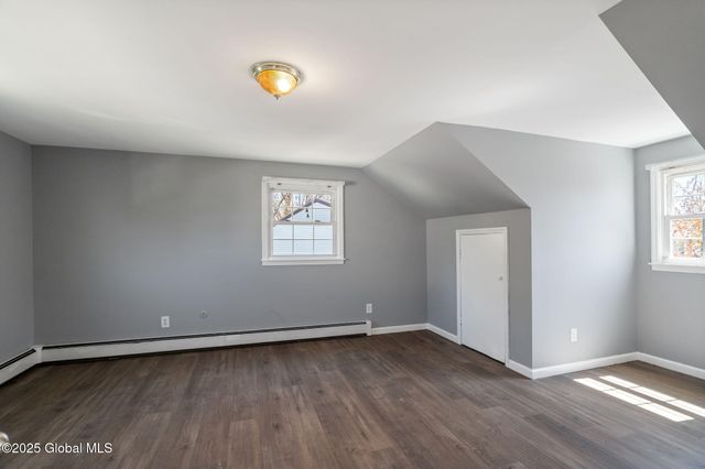 14 Hemlock Lane, Albany, NY 12208