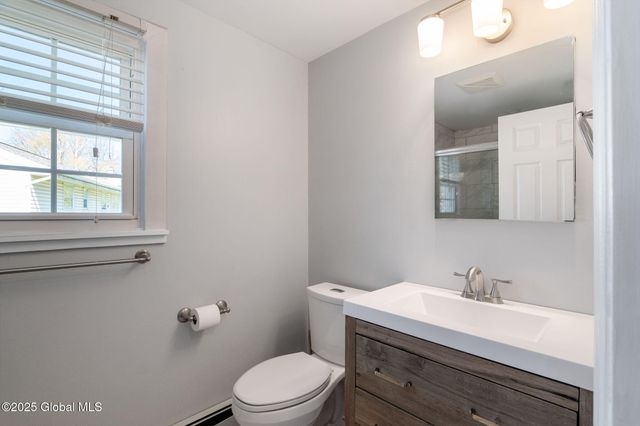 14 Hemlock Lane, Albany, NY 12208