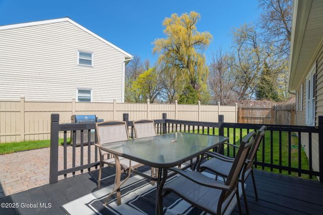 14 Hemlock Lane, Albany, NY 12208