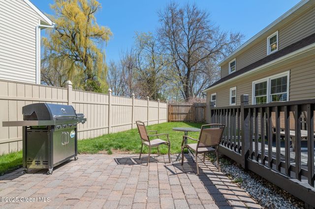 14 Hemlock Lane, Albany, NY 12208