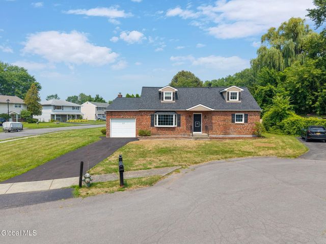 14 Hemlock Lane, Albany, NY 12208