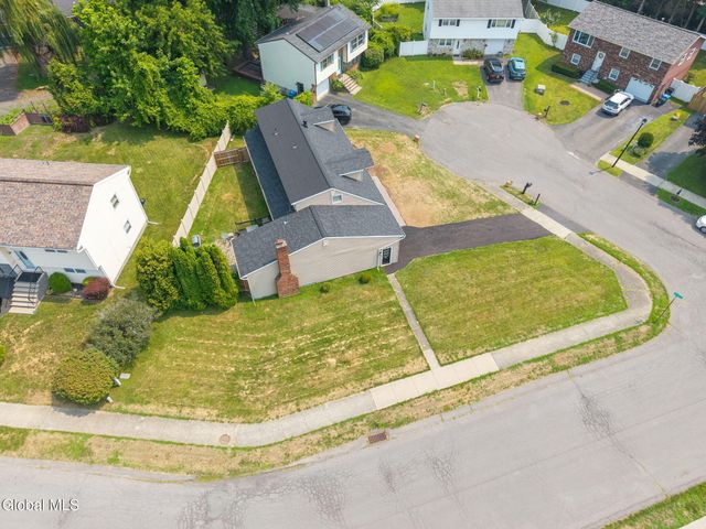 14 Hemlock Lane, Albany, NY 12208