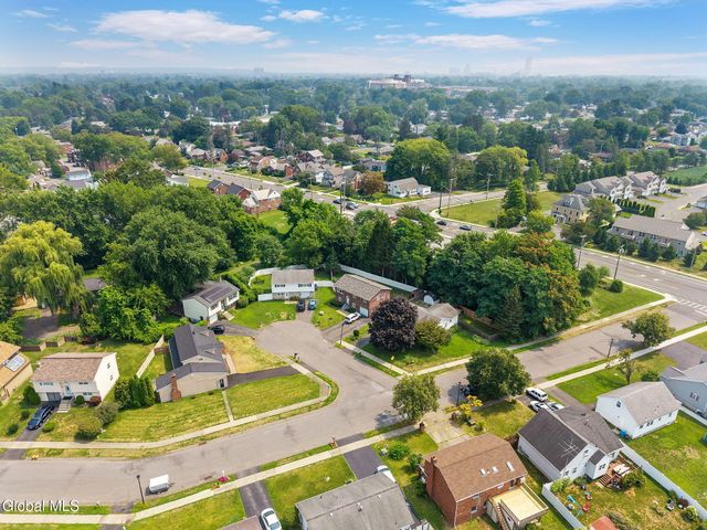 14 Hemlock Lane, Albany, NY 12208