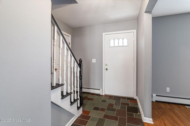 14 Hemlock Lane, Albany, NY 12208