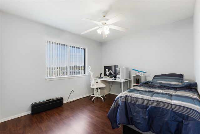 1031 Park Avenue, Carrollton, TX 75006