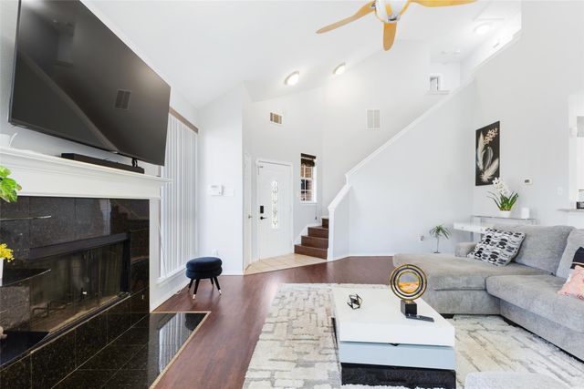 1031 Park Avenue, Carrollton, TX 75006