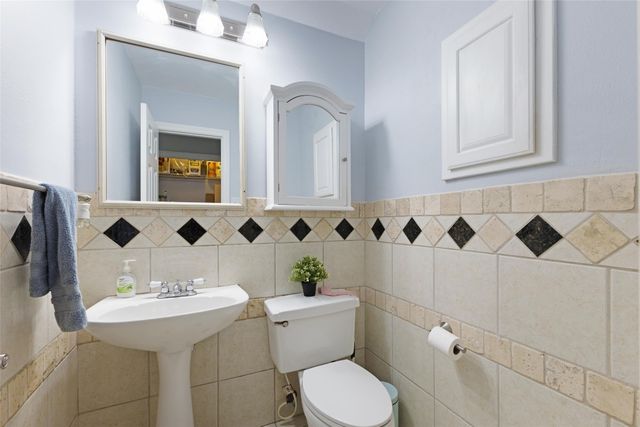 1031 Park Avenue, Carrollton, TX 75006