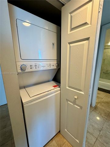 18683 Collins Avenue 2006, Sunny Isles Beach, FL 33160