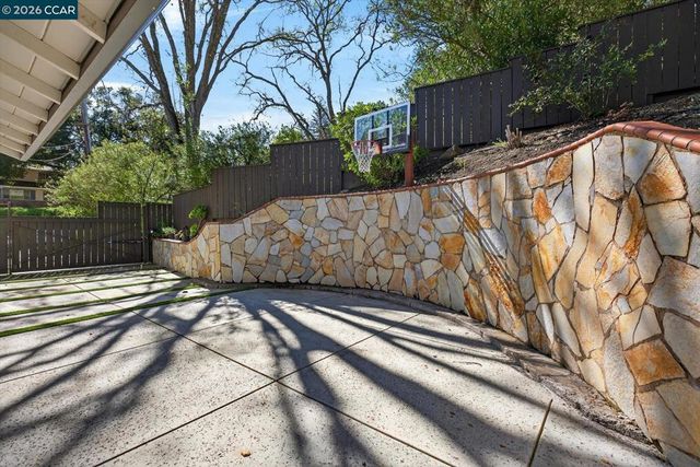 1816 1816 Meadow Ln, Walnut Creek, CA 94595