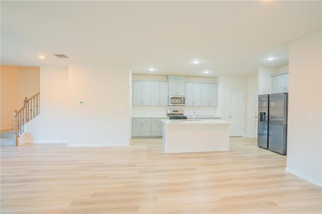 1060 Sunny Lake Drive, Lawrenceville, GA 30043