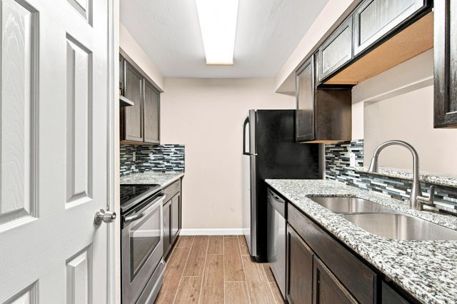5711 Sugar Hill Drive 5, Houston, TX 77057