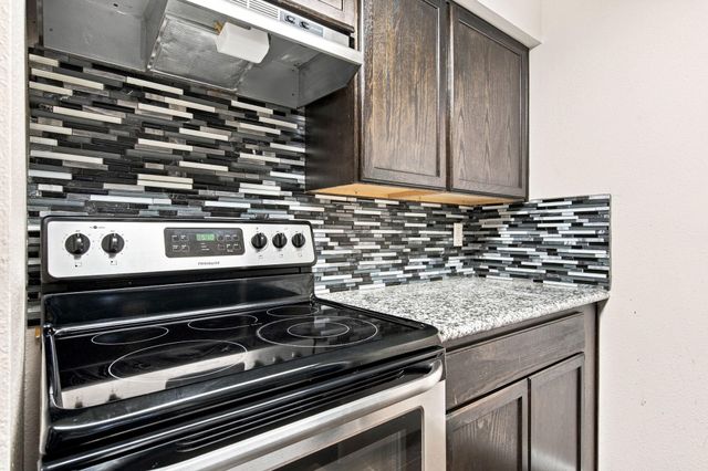 5711 Sugar Hill Drive 5, Houston, TX 77057
