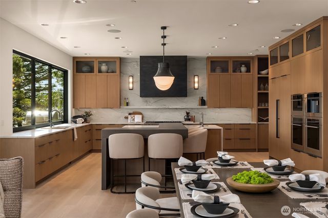 5330 Butterworth Road, Mercer Island, WA 98040