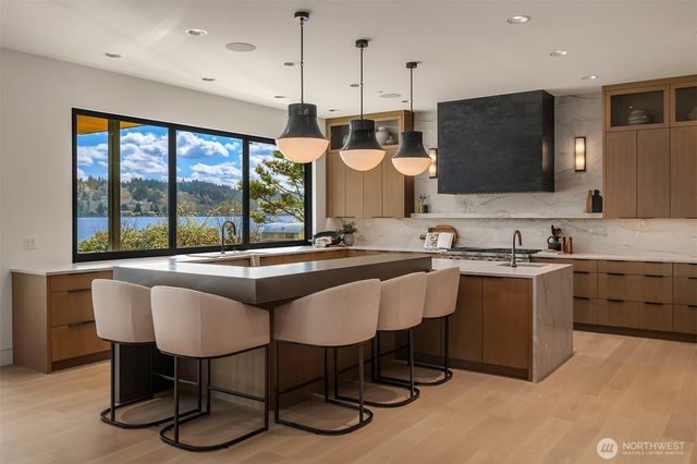 5330 Butterworth Road, Mercer Island, WA 98040